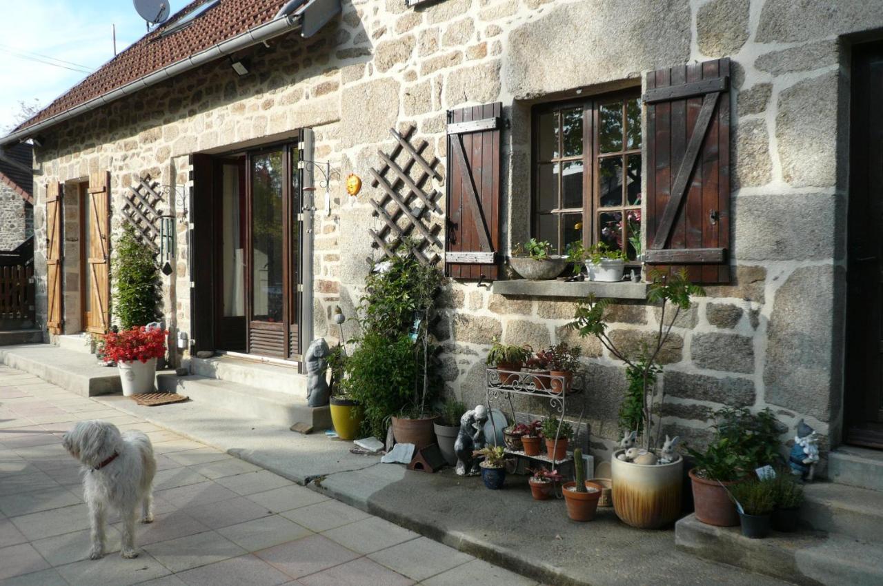 Le Petit Papillon Bed & Breakfast Eymoutiers  ภายนอก รูปภาพ