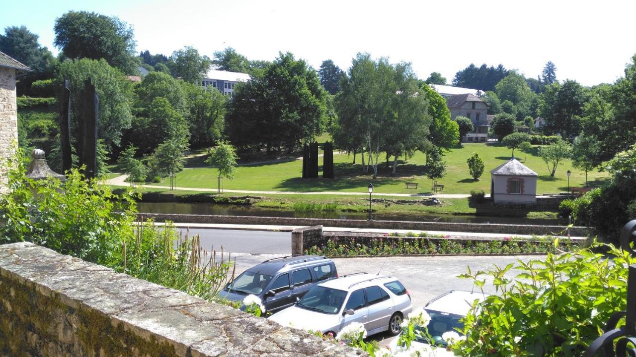 Le Petit Papillon Bed & Breakfast Eymoutiers  ภายนอก รูปภาพ